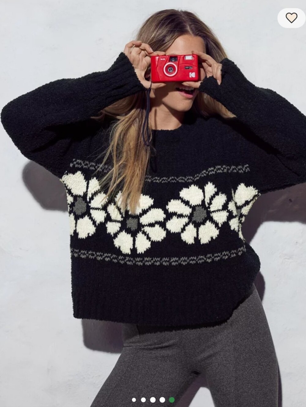 Offline By‎ Aerie Marshmallow Black Daisy Knit Sweater - Women Size Small